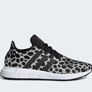 Adidas leopard Swift Run Sneaker